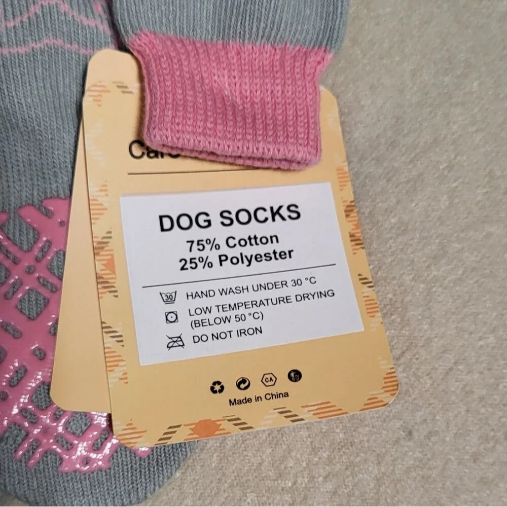 BeautyZoo NWT Dog Gray/Pink Classic Plaid Non-Slip 4pc Sock Set Sz Small/Medium